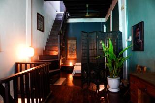 Colonial shophouse with terrace in Chinatown - 9