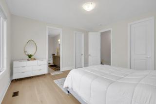 Relaxed Oakville Vacation Stay for 8 or more - 1