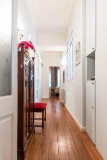 Explore City Center From An Elegant Urban Retreat - 4