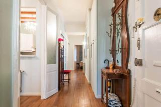 Explore City Center From An Elegant Urban Retreat - 2