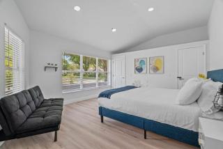 Chic Stylish Pool House 4 King Bed New Renovated - 3
