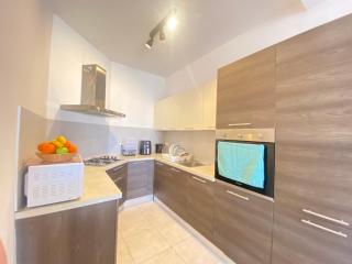 Double bedroom With Share bathroom in apartment Best location for tourists - 7