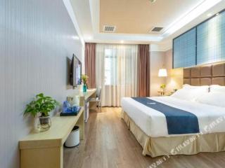 Wilson Holiday Hotel - 8