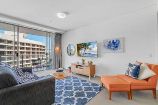 Belle Escapes 703 Harbour Lights Cairns Apartment with water views - 8