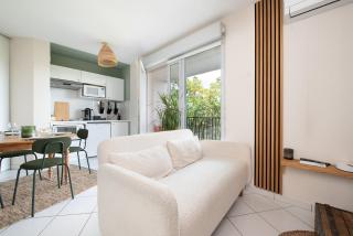 T2 climatisé - AC - Terrasse et parking privé - 5 min Airport & Airbus - 9
