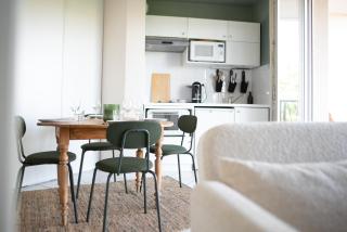 T2 climatisé - AC - Terrasse et parking privé - 5 min Airport & Airbus - 5
