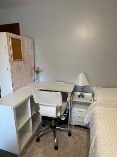 A Touch Of Pink On 16th Ave - 7