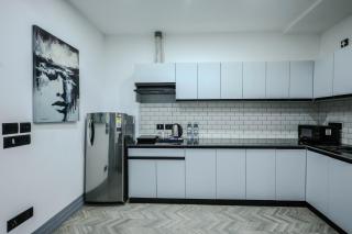 BedChambers Luxury Apartment Near Golf course Road - Gurgaon - 8