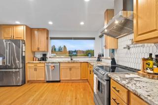 Homestead Villa - HotTub & Sauna Retreat - 8