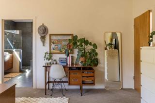 Mid Century Modern Family Home On 25 Acres! - 1