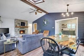 Pet Friendly Lake Retreat With Hot Tub & Fire Pit - 1