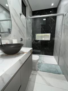Casa Flat, Suíte, Ar-Cond, Área Gourmet e Garagem - Montes Claros - 1