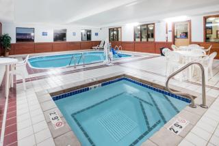 Days Inn by Wyndham Watertown - Watertown - 8