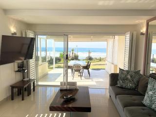 1 Glitter Bay - Panoramic seaviews - Umhlanga Beach access - 3BR Garden unit - Durban - 0