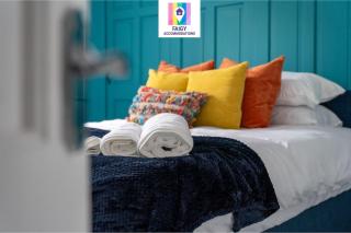 Spacious Modern 4 Contractor House in Burnley - 0