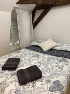 Stay in Bourges with parking - 4