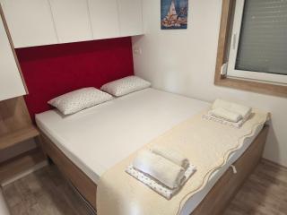 Sunrise Wellbeing mobile home for mindful, vegetarian, active rest, just 35 meters from the sea - Grebaštica - 7