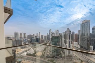 Modern 1BR apartment in Burj Crown - 4
