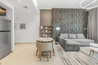 Modern 1BR apartment in Burj Crown - 7