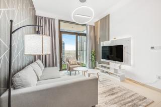 Modern 1BR apartment in Burj Crown - 0