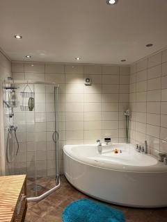 Central and spacious home - Stord - 8