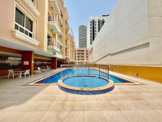 Homes2Retreat - JVC Charm - 1BR Apt with Private Balcony - 8