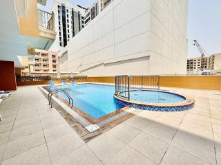 Homes2Retreat - JVC Charm - 1BR Apt with Private Balcony - 9