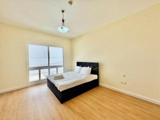 Homes2Retreat - JVC Charm - 1BR Apt with Private Balcony - 7