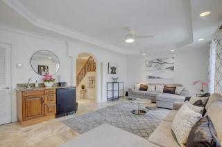 Private Patio Cali King Bed Sleeps 10 - 7