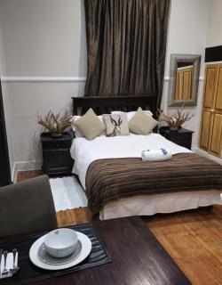 Bains House - Upington - 8