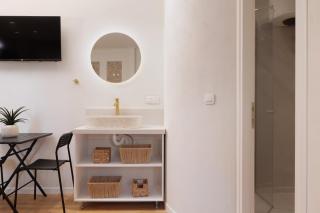 Dousmani Old Town Studio - 8