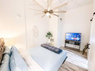 Gaslamp 2bdrm - W Parking & 5 Beds #303 - San Diego - 3