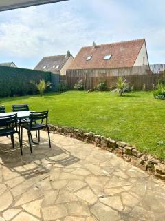Maison familiale 3 chambres - Jardin clos BBQ linge inclus - Entre Caen et la Mer - Parking privé arrivée autonome - 5