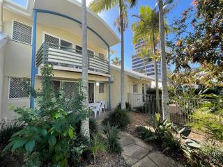 Diamond Beach Poolside 44 Premium - Gold Coast - 2