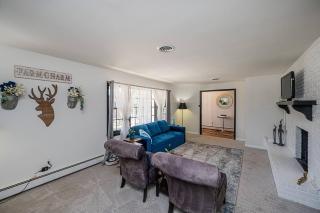 Airy & Spacious Modern Farmhouse - Reisterstown - 1