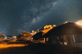 Ai Aiba - The Rock Painting Lodge - Omaruru - 2