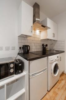 Spacious Studio Apartment in Shoreditch - London - 2