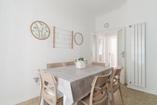GuestHost - MM4 Tricolore Charming Apartment - 2