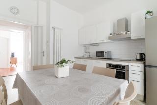 GuestHost - MM4 Tricolore Charming Apartment - 9