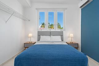 Walking Distance To Beach Pool Pet Friendly - San Juan - 3