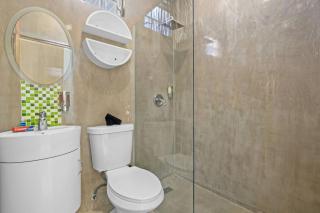 Walking Distance To Beach Pool Pet Friendly - San Juan - 4