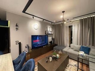 Luxury apartment in best place - Sheikh Zayed - 0