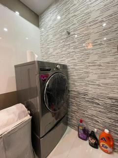 Luxury apartment in best place - Sheikh Zayed - 5