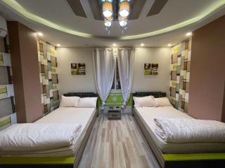 Luxury apartment in best place - Sheikh Zayed - 4