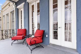 Luxury condo w balcony near Magazine St - 3