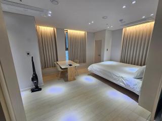 Luxurious High-end Full Option Stay 2 min walk from Seolleung station - 2