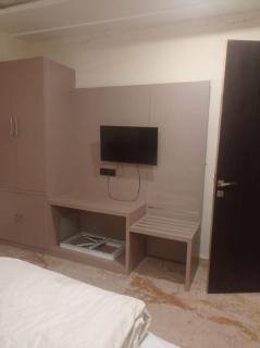 Hotel Highway Crown - - 0
