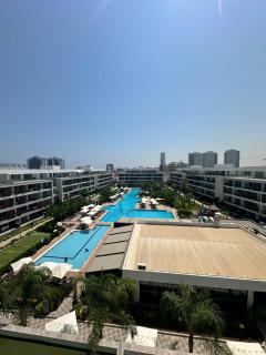 One-Bedroom Apartment and Luxury Penthouse in Courtyard Long Beach Complex - 1