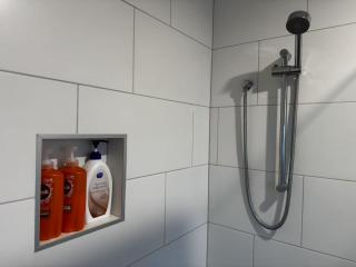 one master bedroom near airport - - 7