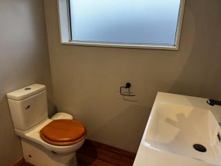 one master bedroom near airport - - 5